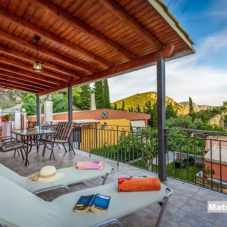 بيت للعطل Matsas House & *