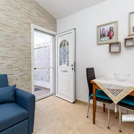 بيت للعطل Matsas House & *